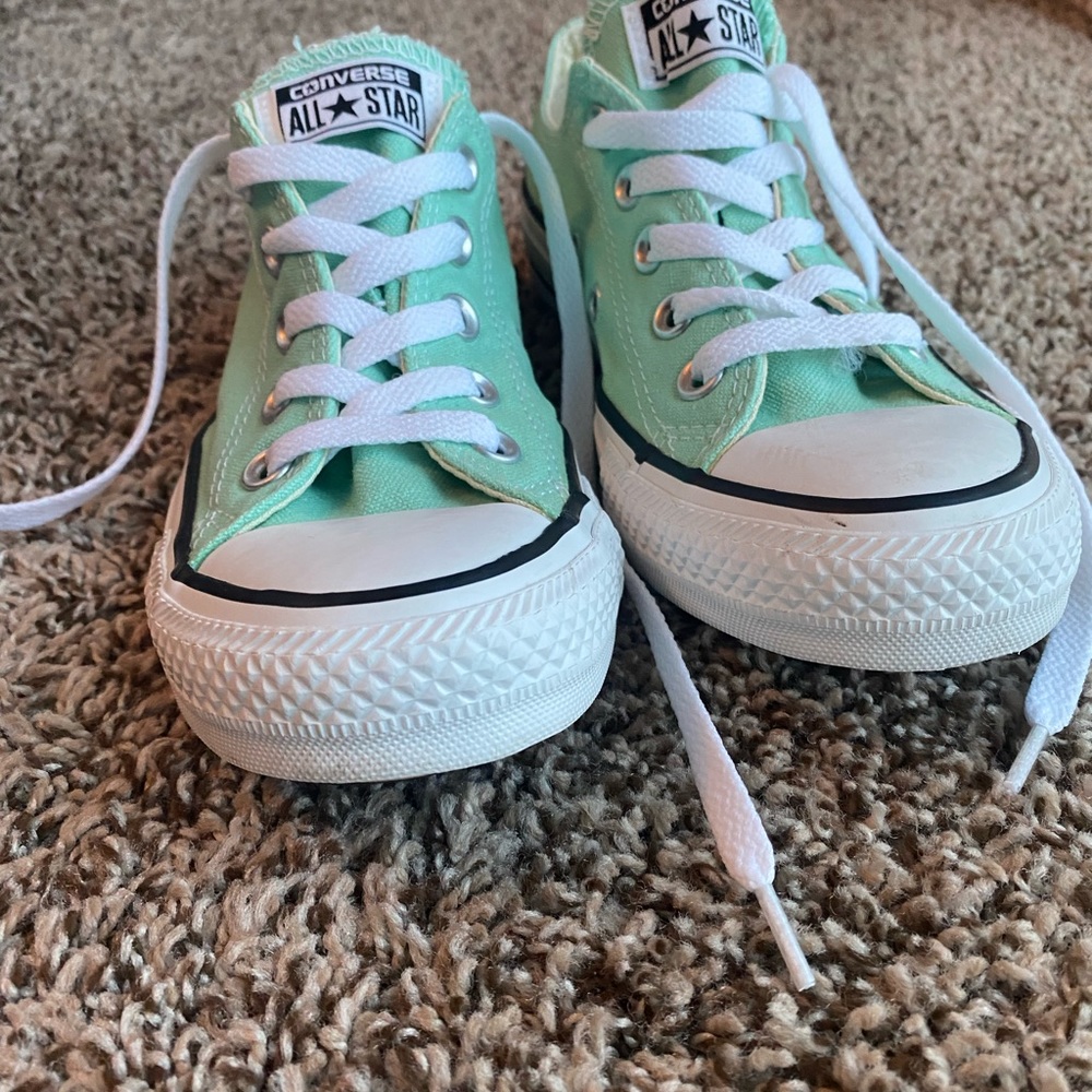 Converse shoes - Picture 4 of 8